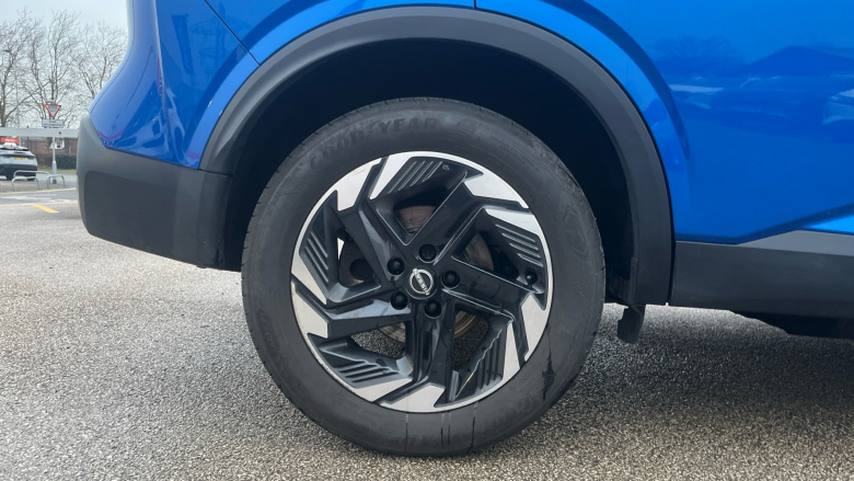 Nissan Qashqai 1.3 DiG-T MH N-Connecta 5dr Petrol Hatchback